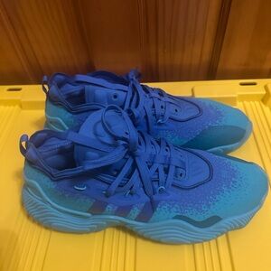 adidas Men's Trae Young 3 Athletic Shoes